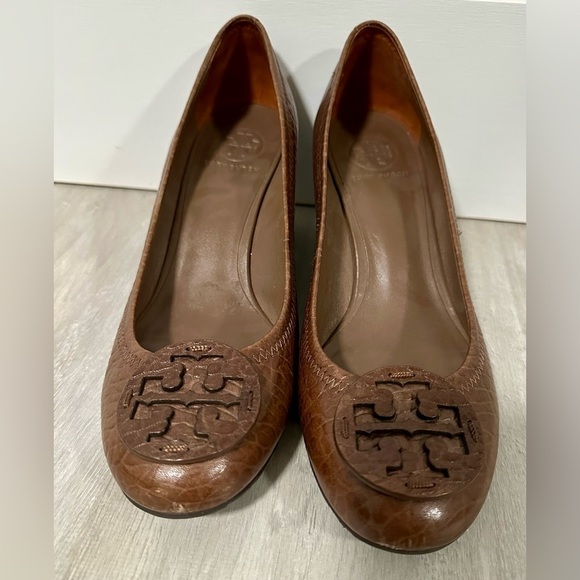 Tory Burch Leather Wedge Pumps Brown size 10 1/2 - Picture 3 of 12
